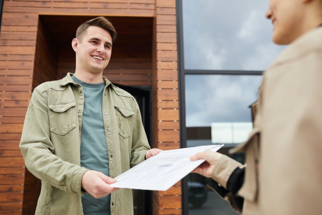 Man delivering the letter